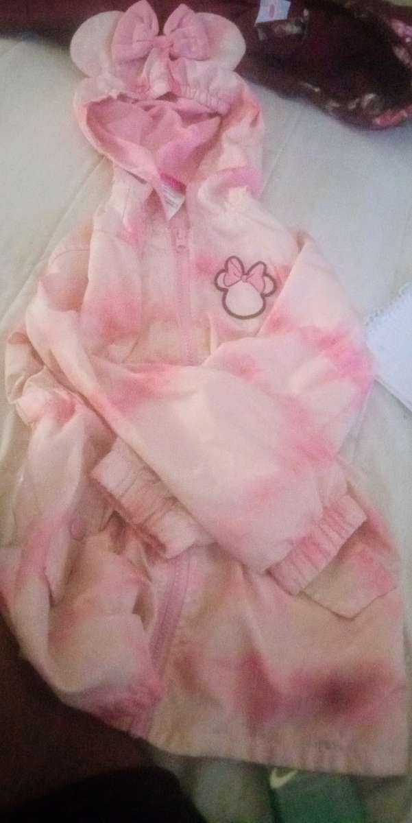 Minnie mouse jacket that is brand new and a size 5