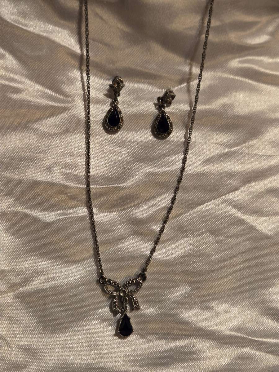 Necklace set