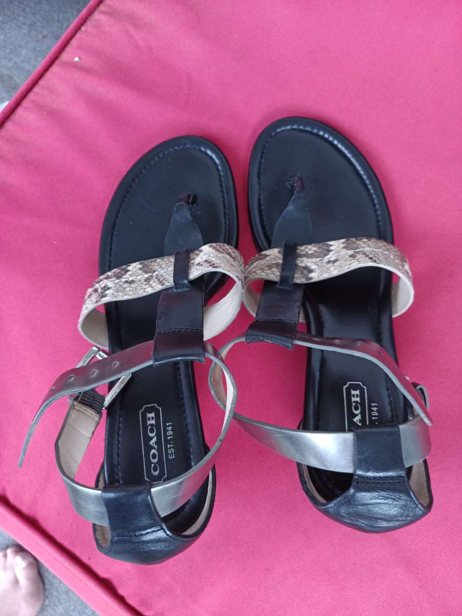 Coach snappy leather snakeskin candles size 6 5