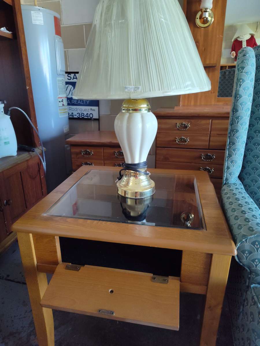 Nice chair with free table and lamp