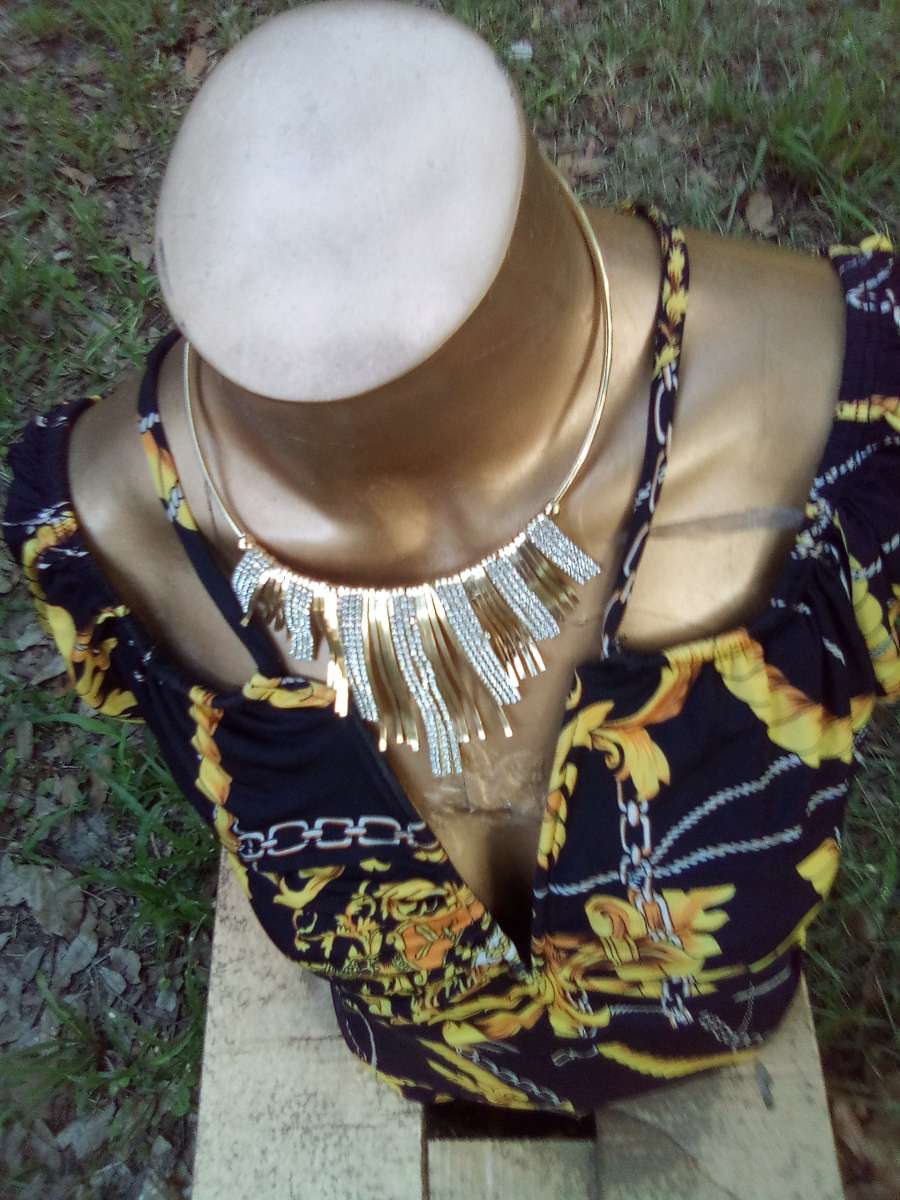 hanging diamond choker