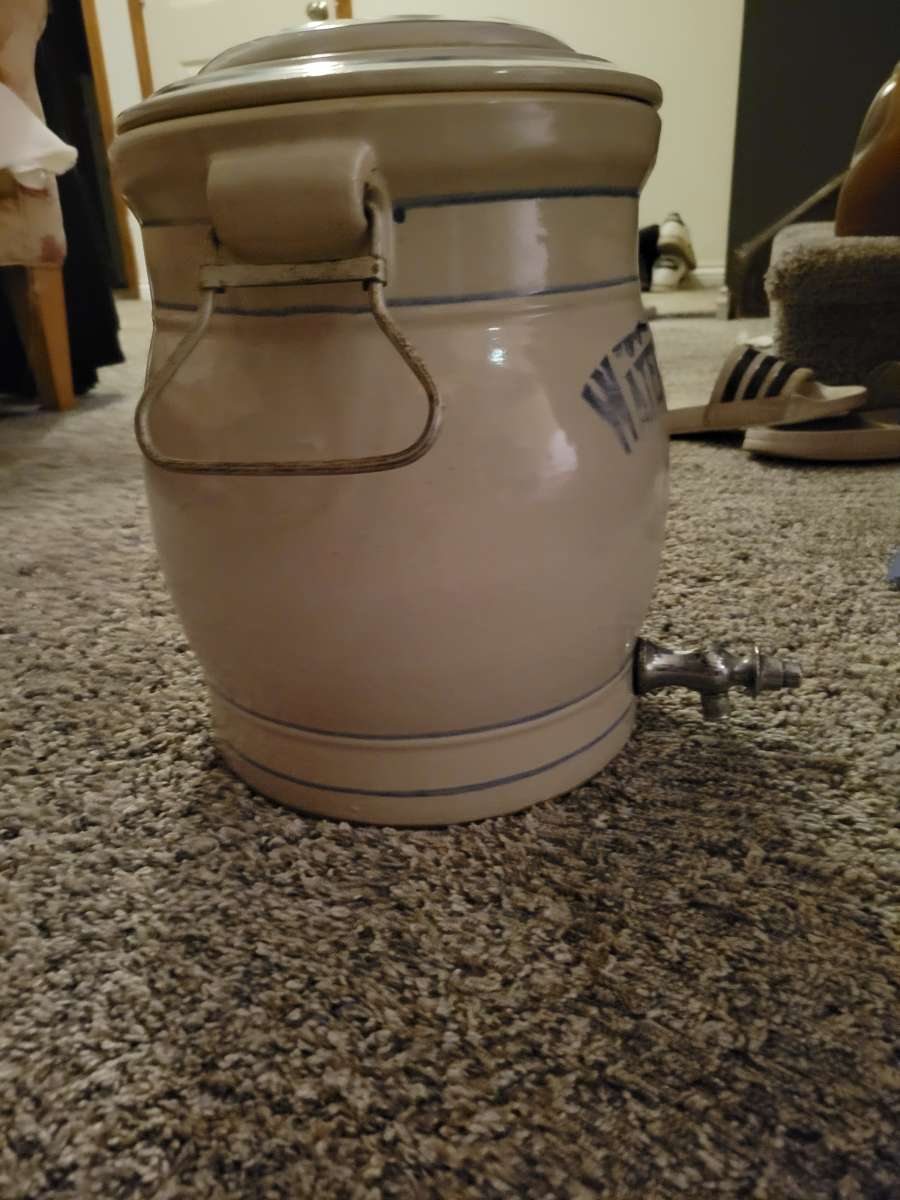 red wing Minnesota 2 gallon water cooler