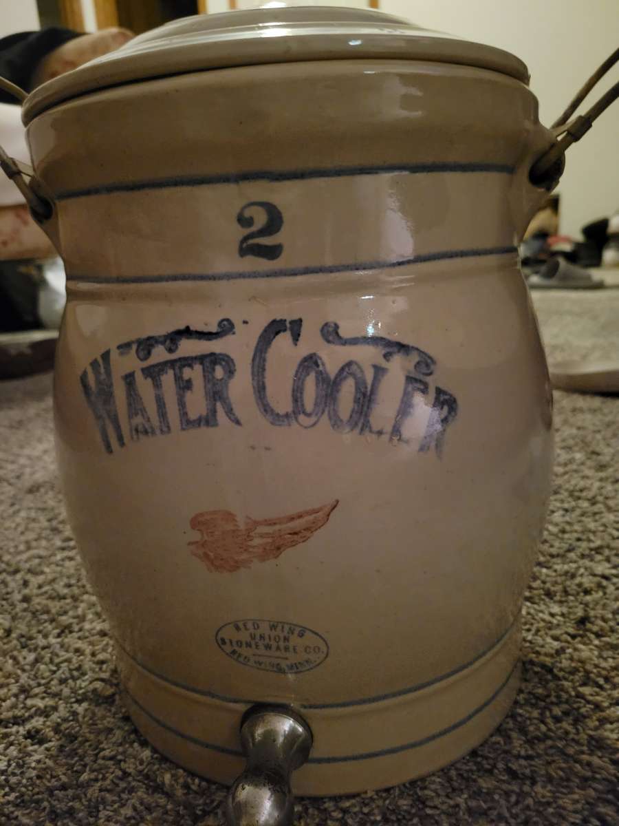 red wing Minnesota 2 gallon water cooler