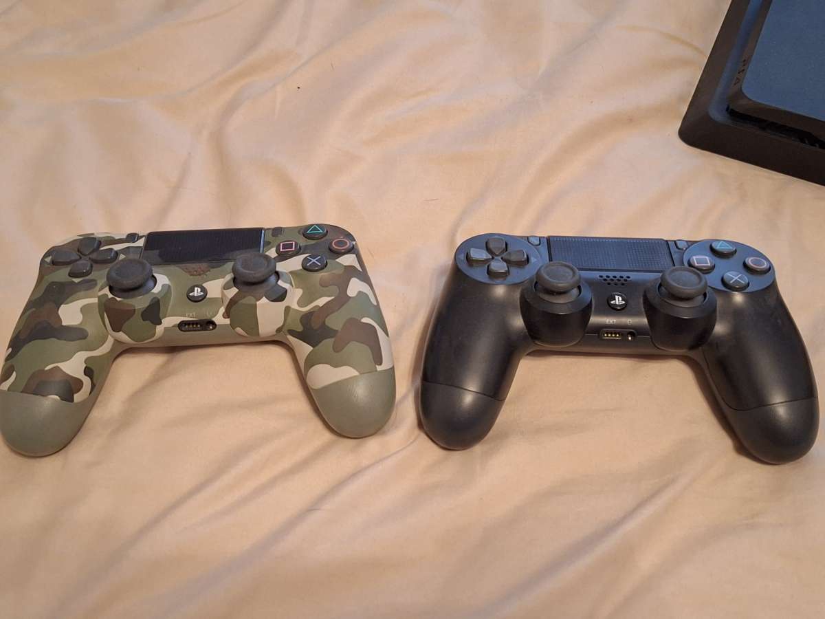 PS4 with 2 controllers