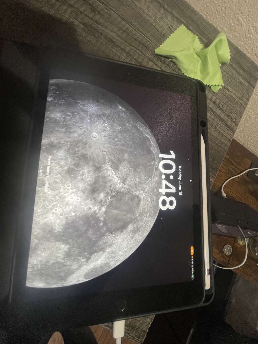 iPad 7th gen with Apple Pencil included