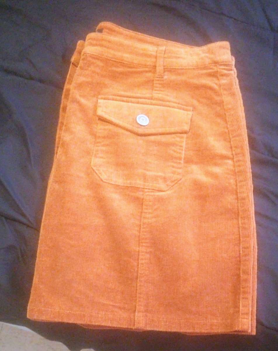Im brown corduroy skirt button down the front size extra