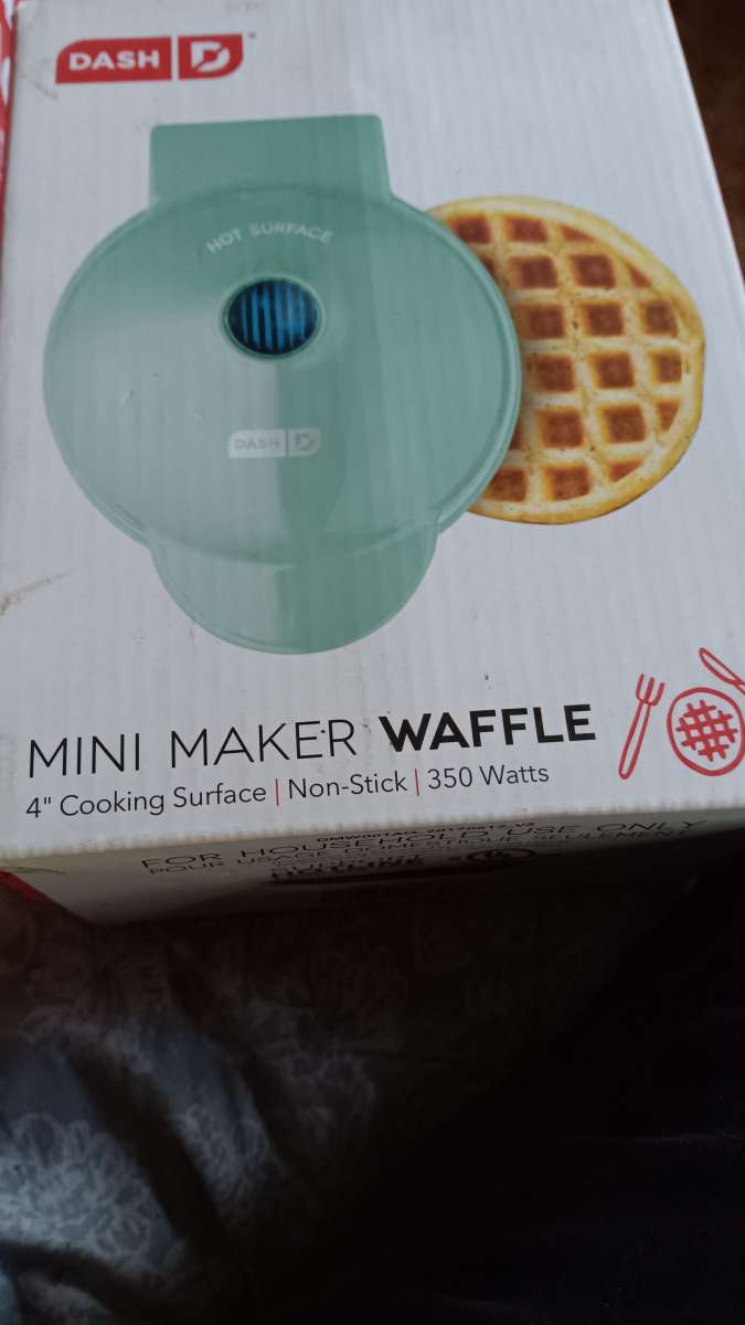mini waffle maker