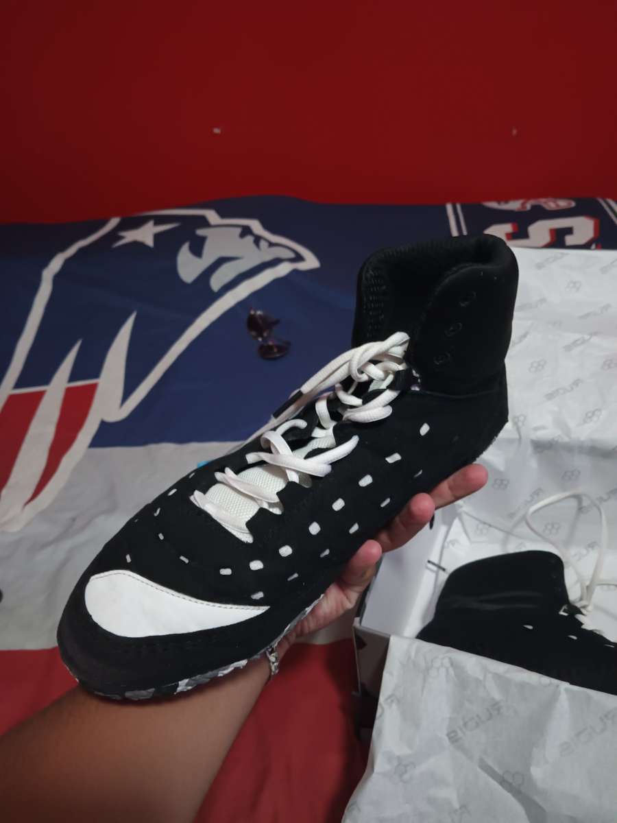 Rudis black and white sf tbilisi