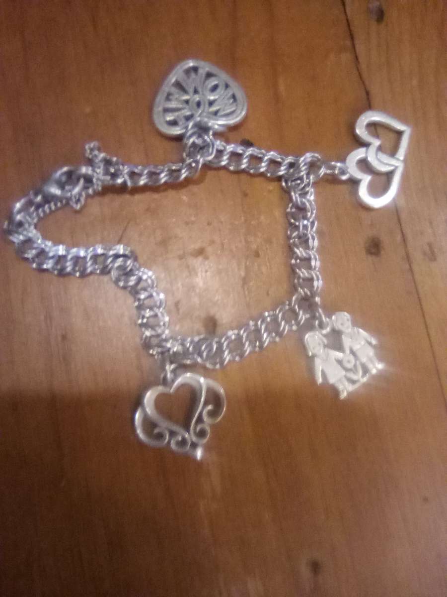 Authentic James Avery Mothers day charm bracelet