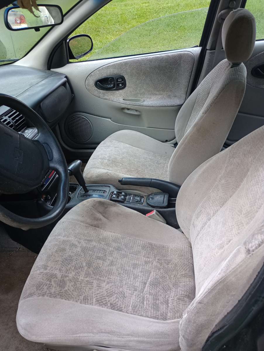 1998 Saturn sedan 4dr