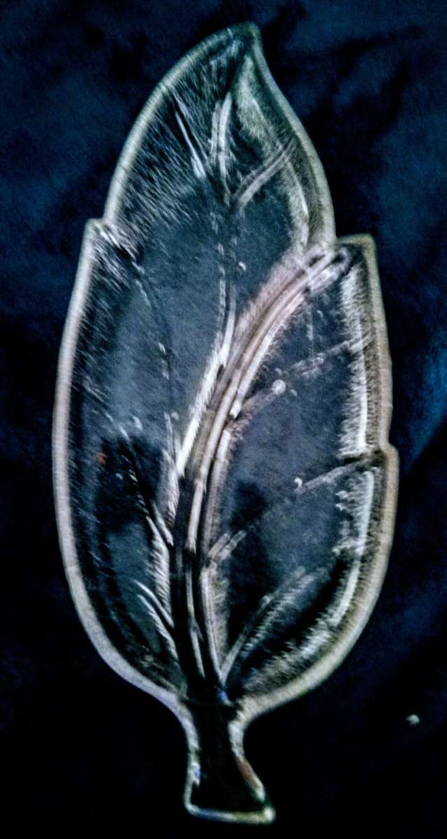 vintage pressed glass 1g2 in tobacco leaf art sculpture bowl