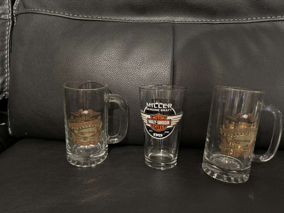 GLASS MUGS