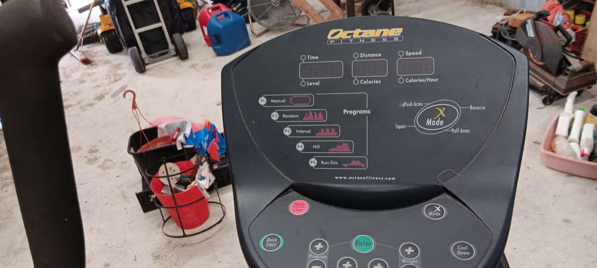 q35 octane fitness treadmill