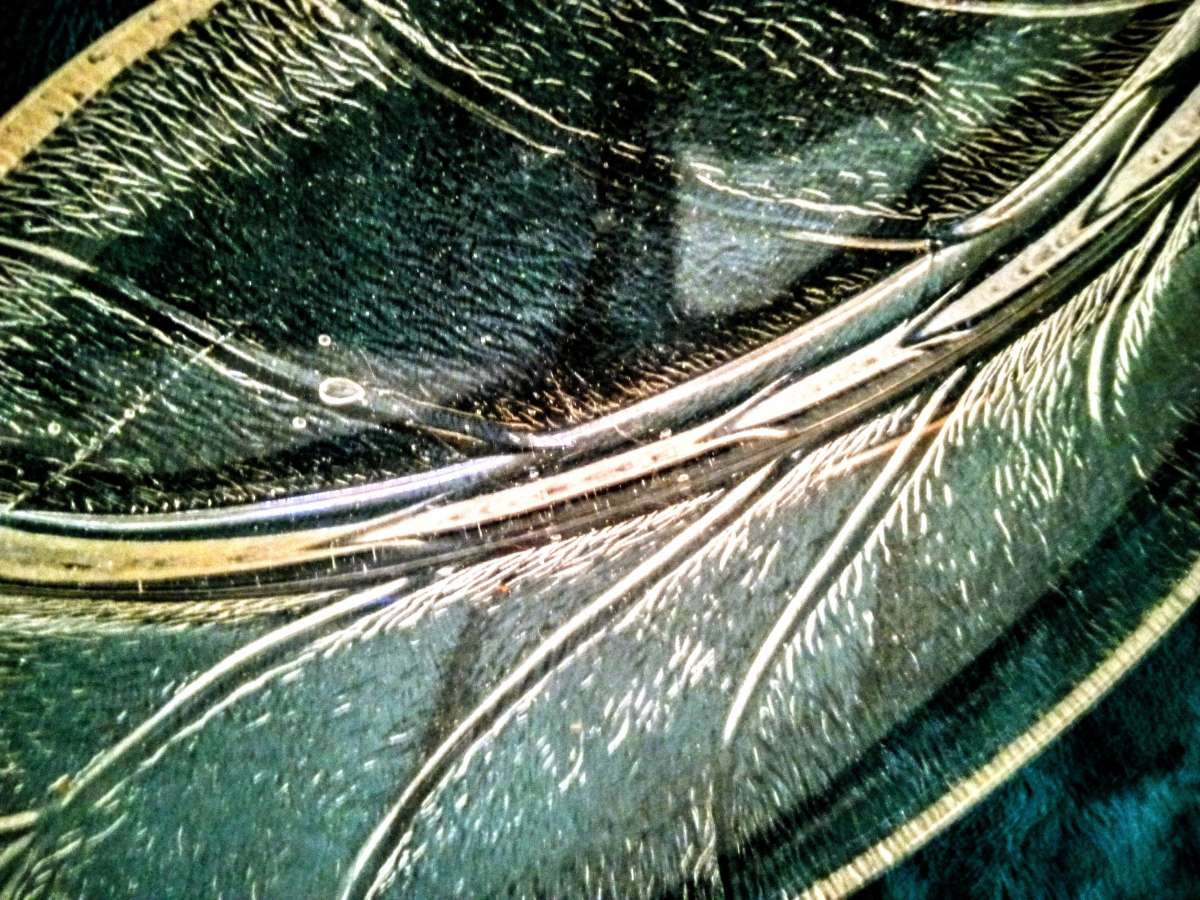 vintage pressed glass 1g2 in tobacco leaf art sculpture bowl