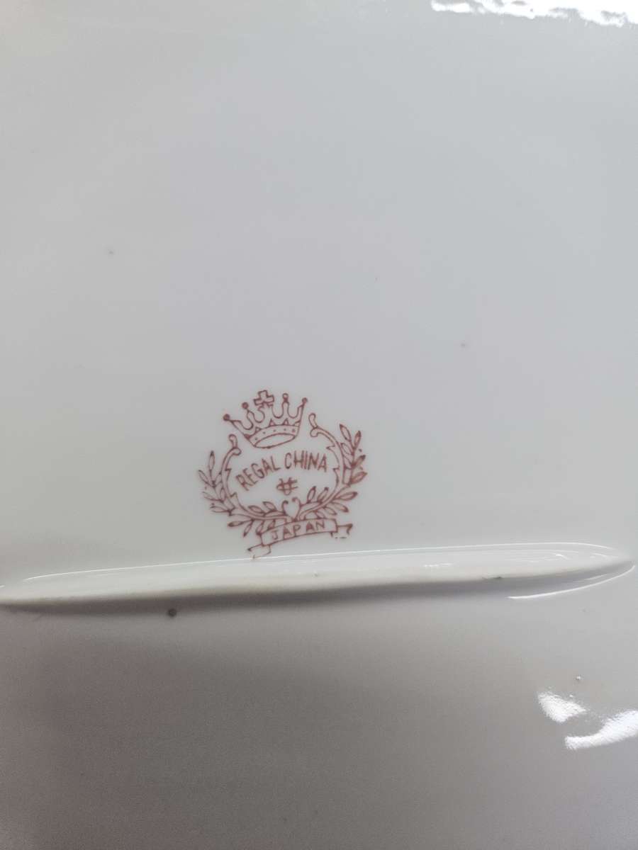 regal China Japan 51 piece dinner set