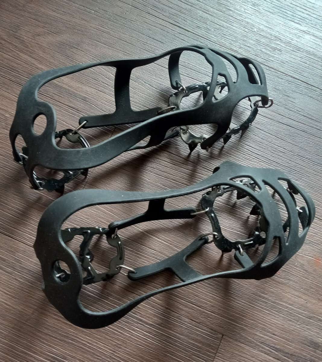 Never worn ice shoes