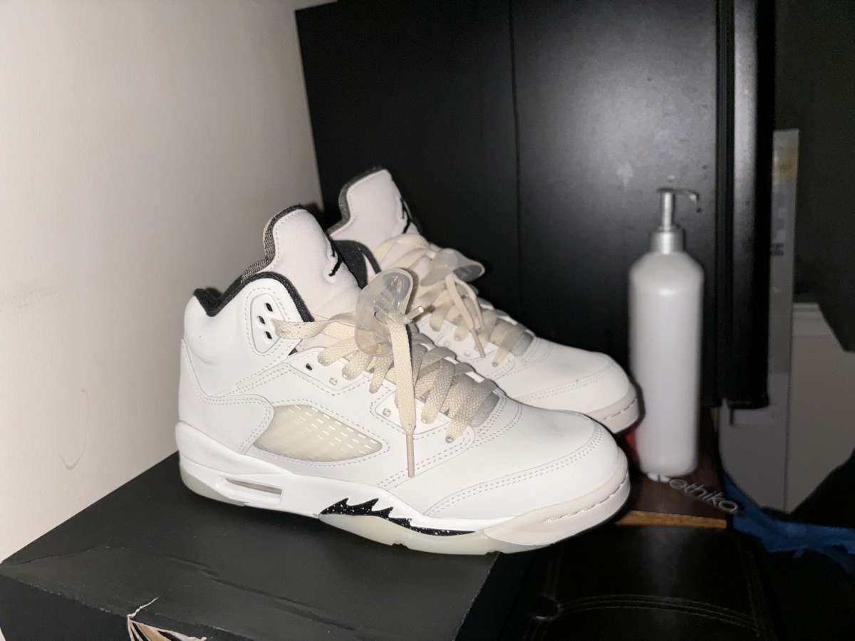 Jordans 5 retro SE sail