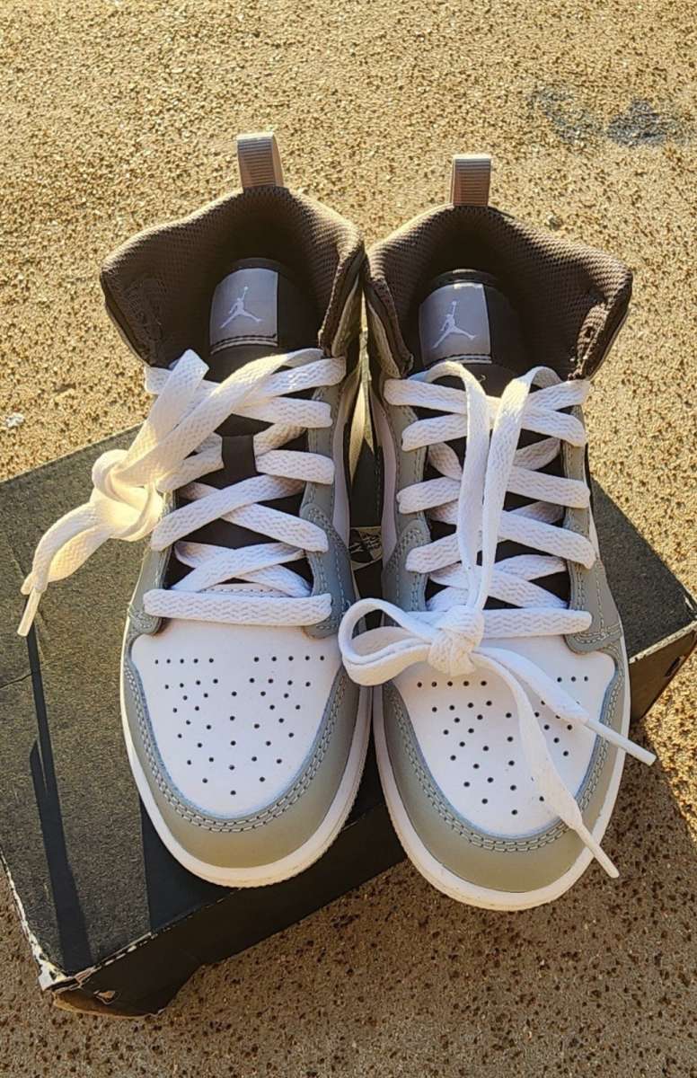 NIKE AIR JORDAN 1 Mid 640734078 White Smoke Grey Sneakers  K