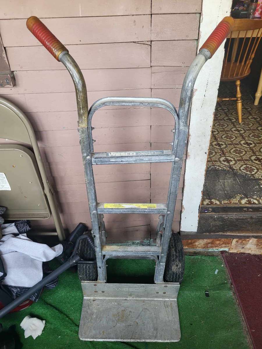 dollys  n several different drills and batteries