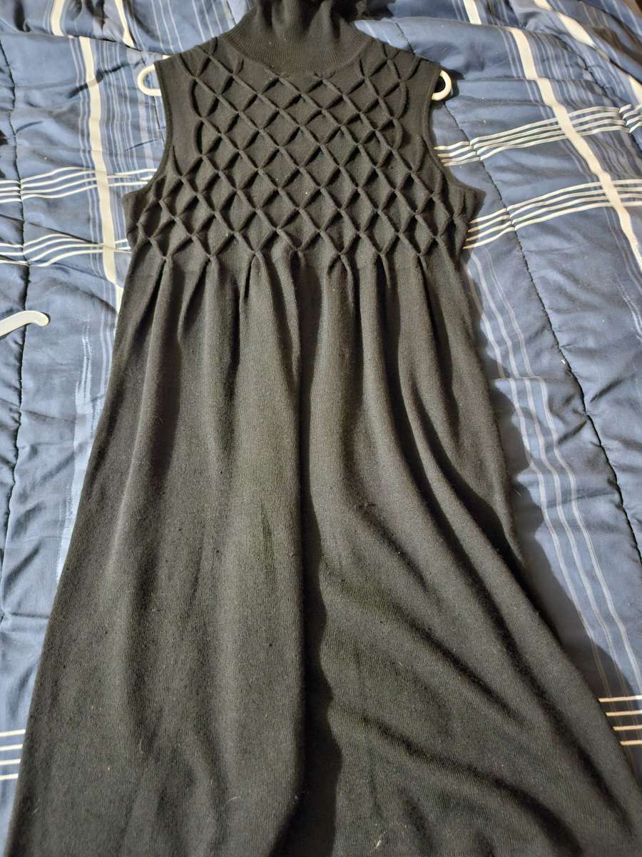 black dress size 16