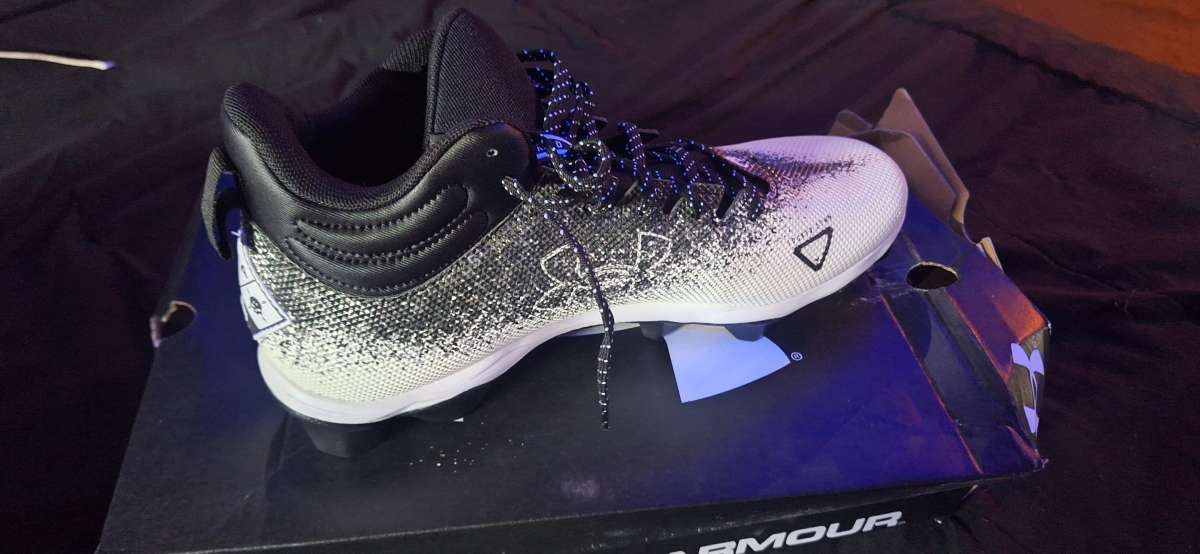 Under Armour Football Cleats Size 13
