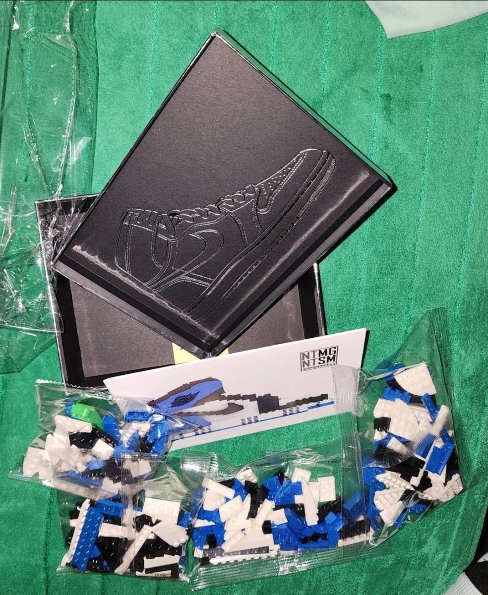 AJ1 Fragment Kick Bricks