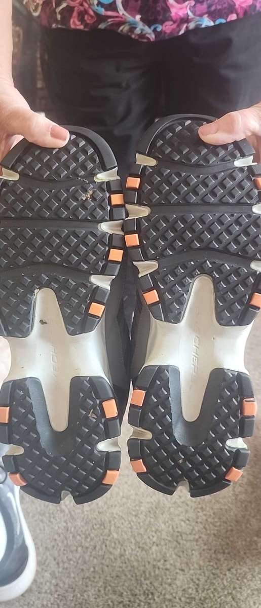 mens Sketchers outdoor sportswear tennis shoes