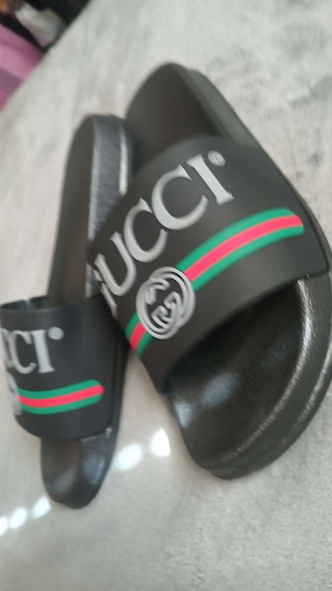 Gucci slides size 42