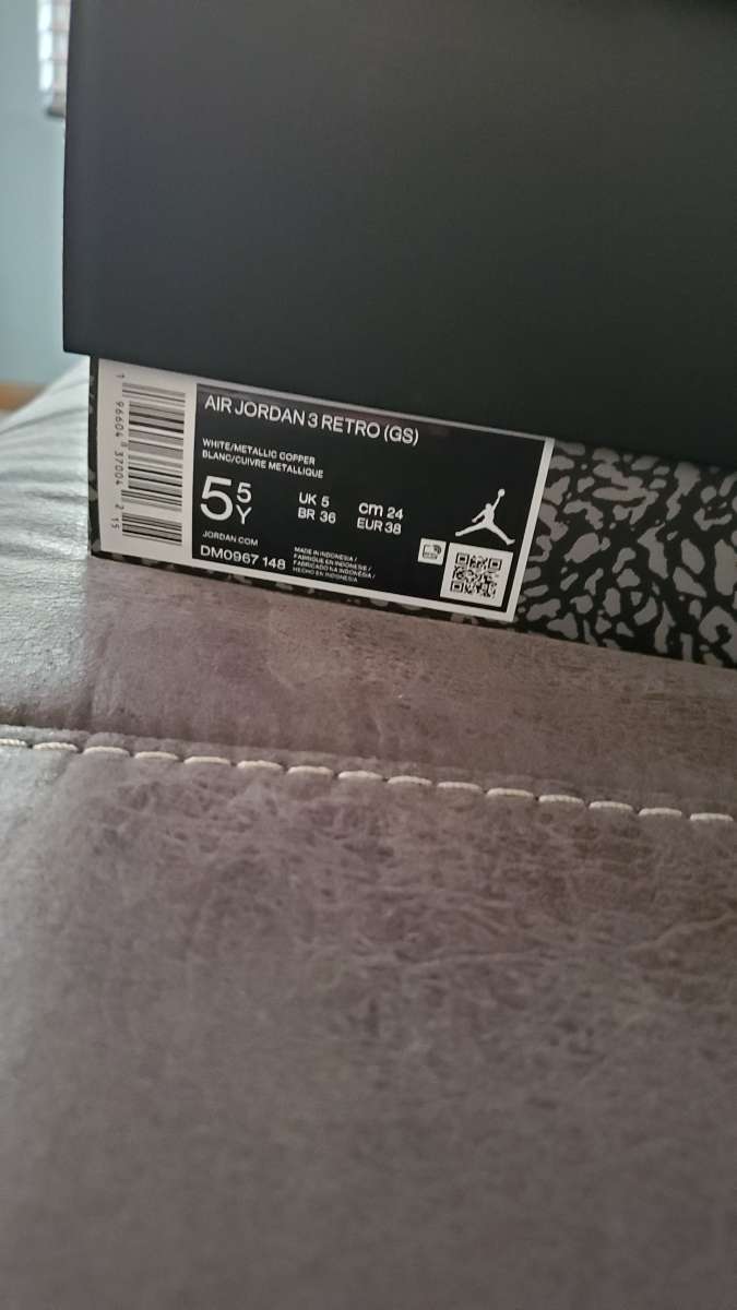 Kids Jordans size 5 JOLIET  PICKUP