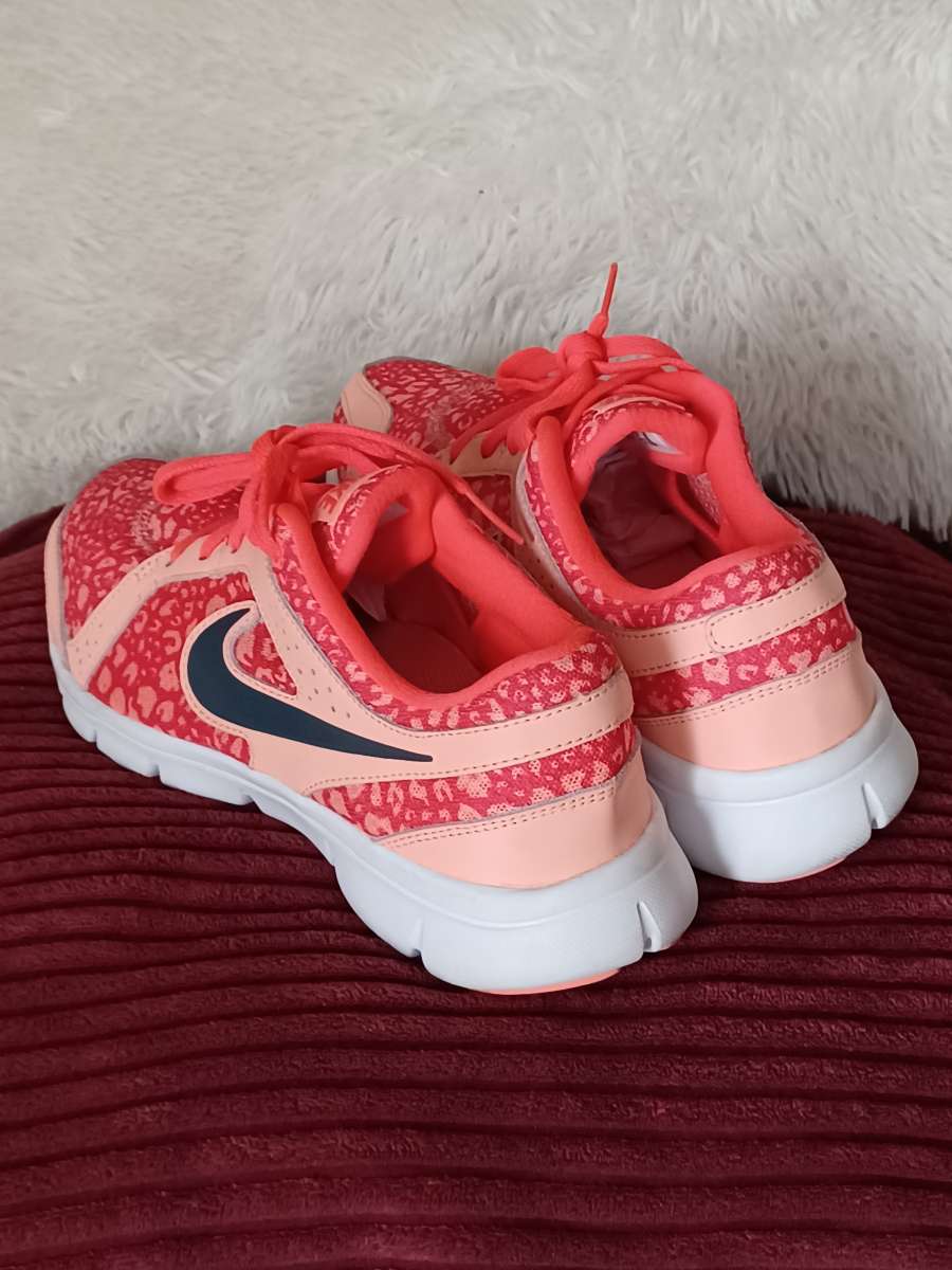 NIKE FLEX EXPERIENCE