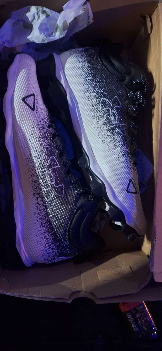 Under Armour Football Cleats Size 13