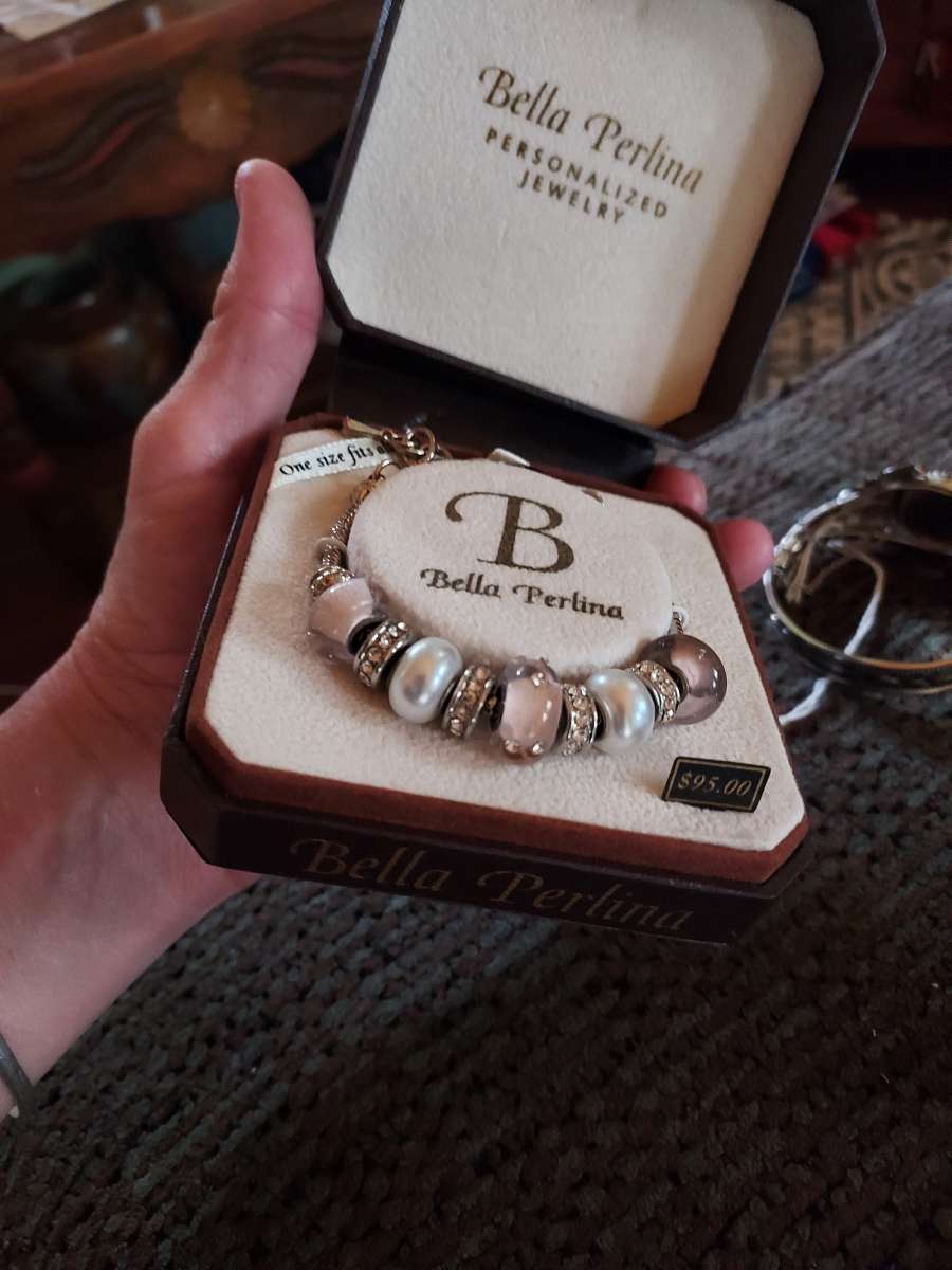 Bella perlina one size fits all c h arm bracelet