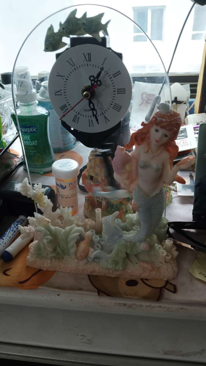 Mermaid clock