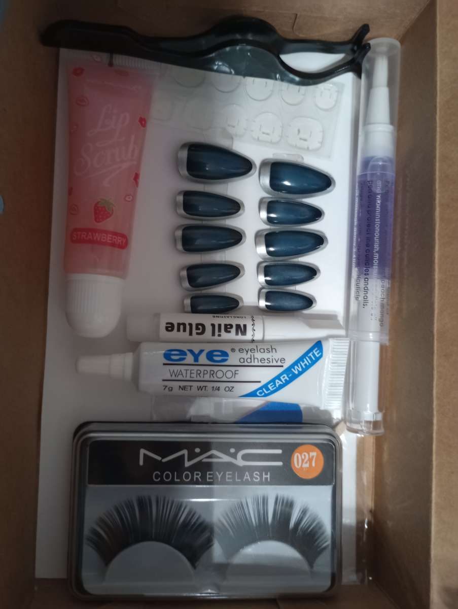 Complete Nail  Lash Beauty boxes