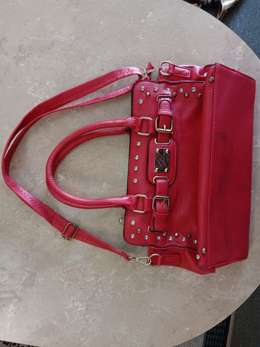 Purse that makes a statement