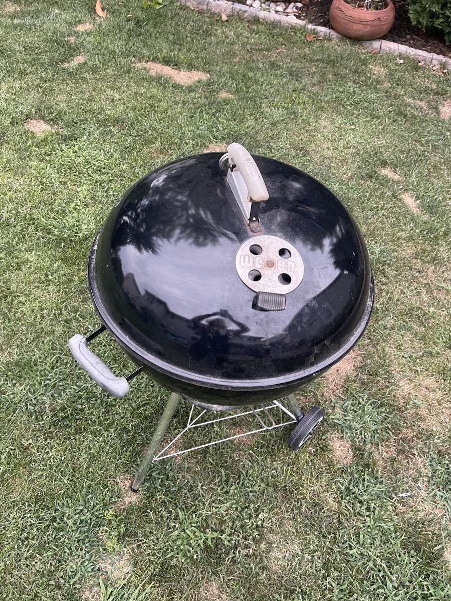 Weber 22 inch charcoal grill