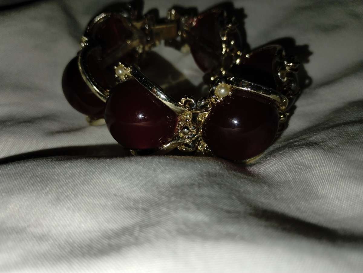 gorgeous red stone and gold bracelet