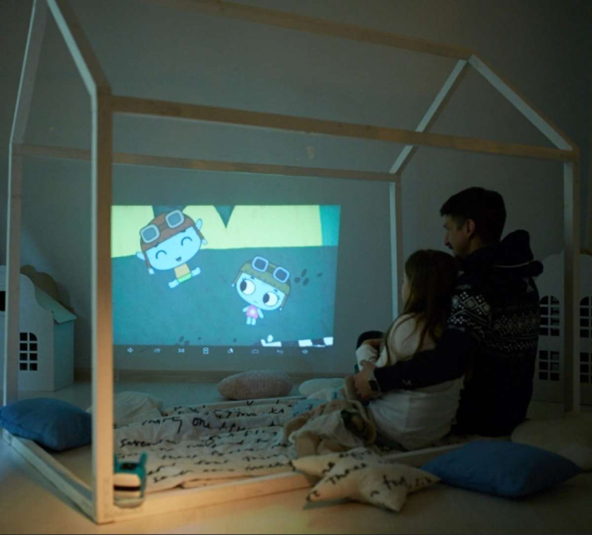 Portable projector 4k