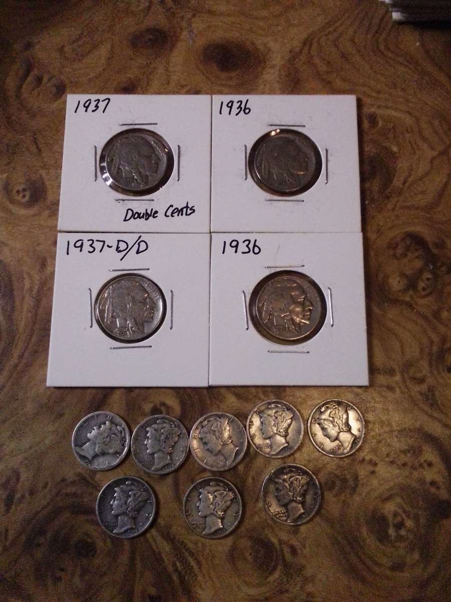 Silver coins an Bank notes