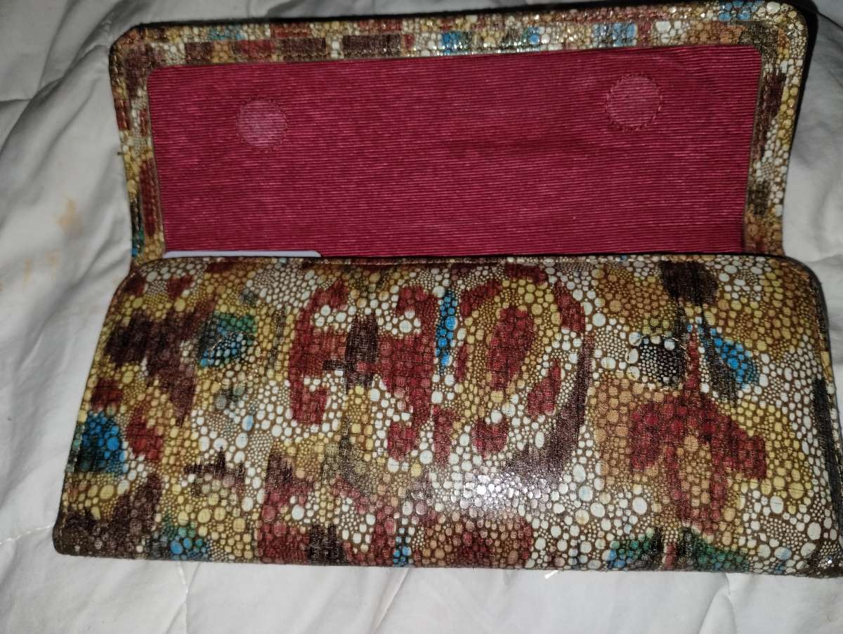 Authentic Hobo multicolored wallet with magnetic closure