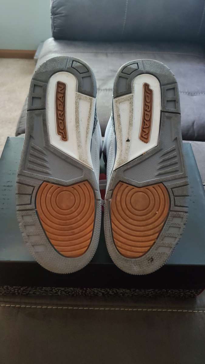 Kids Jordans size 5 JOLIET  PICKUP