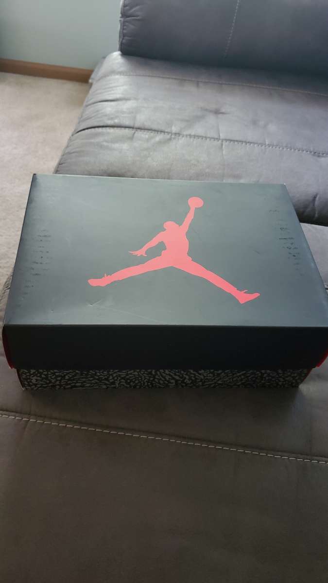 Kids Jordans size 5 JOLIET  PICKUP