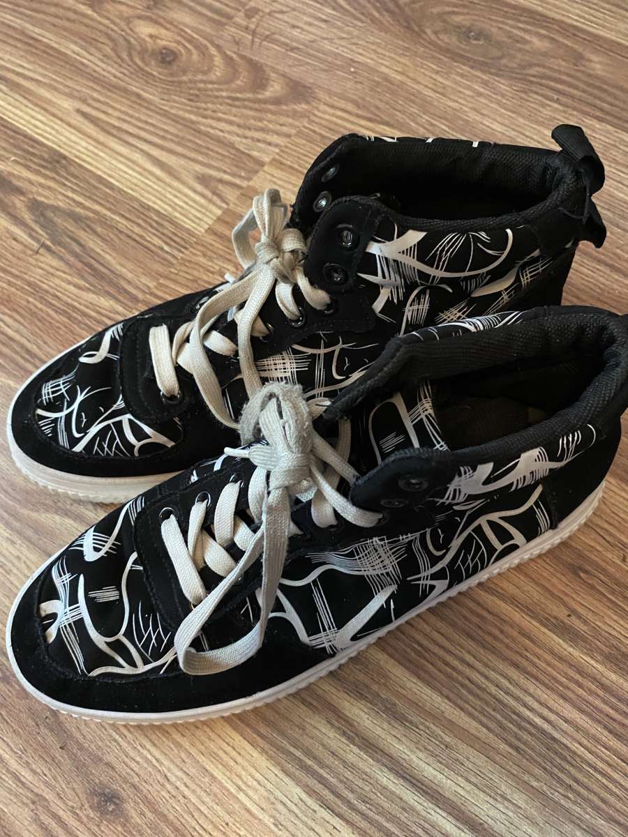 graffiti shoes