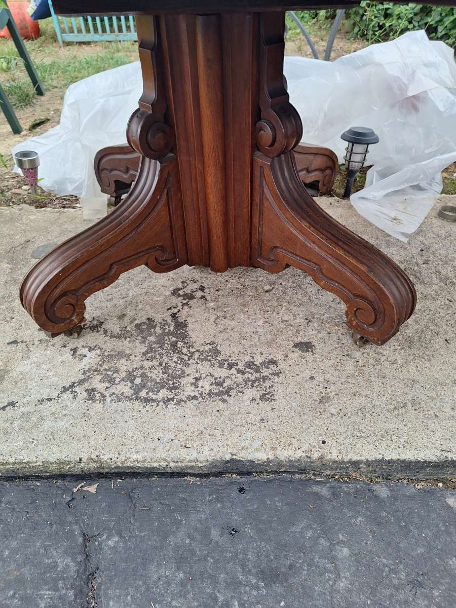 hutch round 5 leaf table 6 chairs