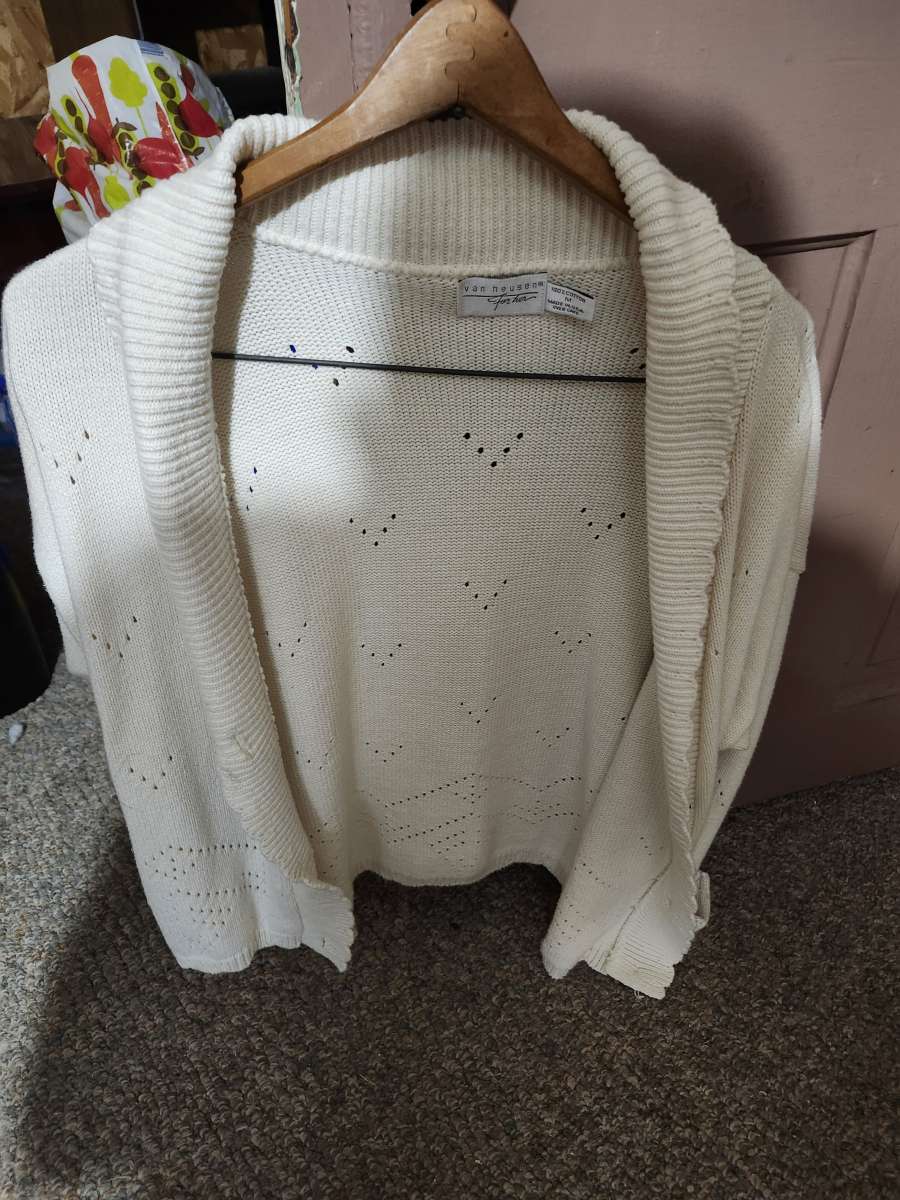 womens Van heusen m size white sweater