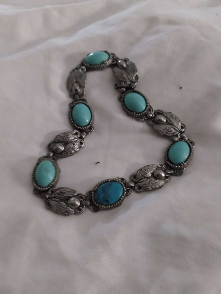 Beautiful turquoise necklace