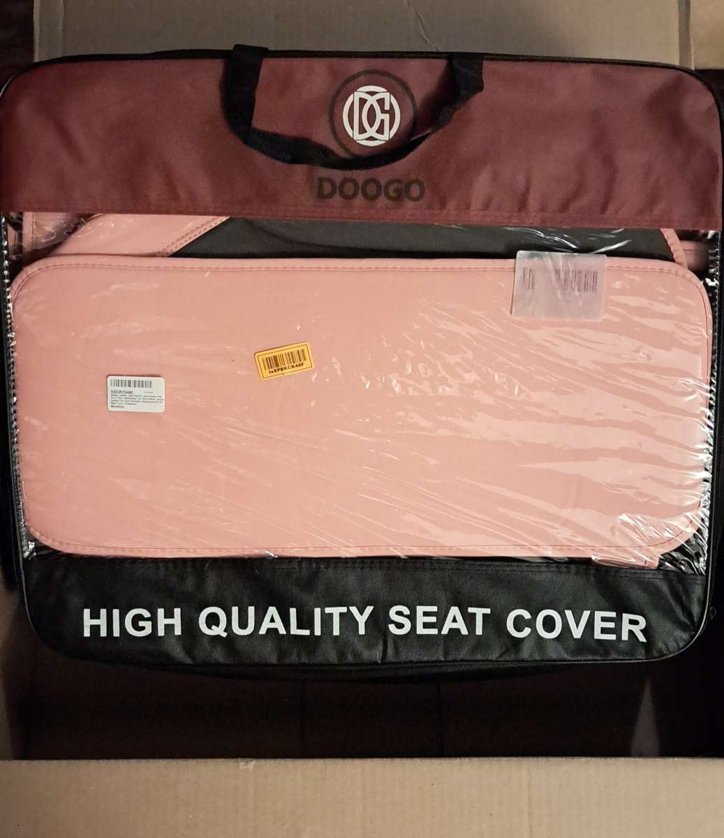 NWT BRAND NEW STILL IN ORIGINAL PACKAGING Doogo Seatcovers