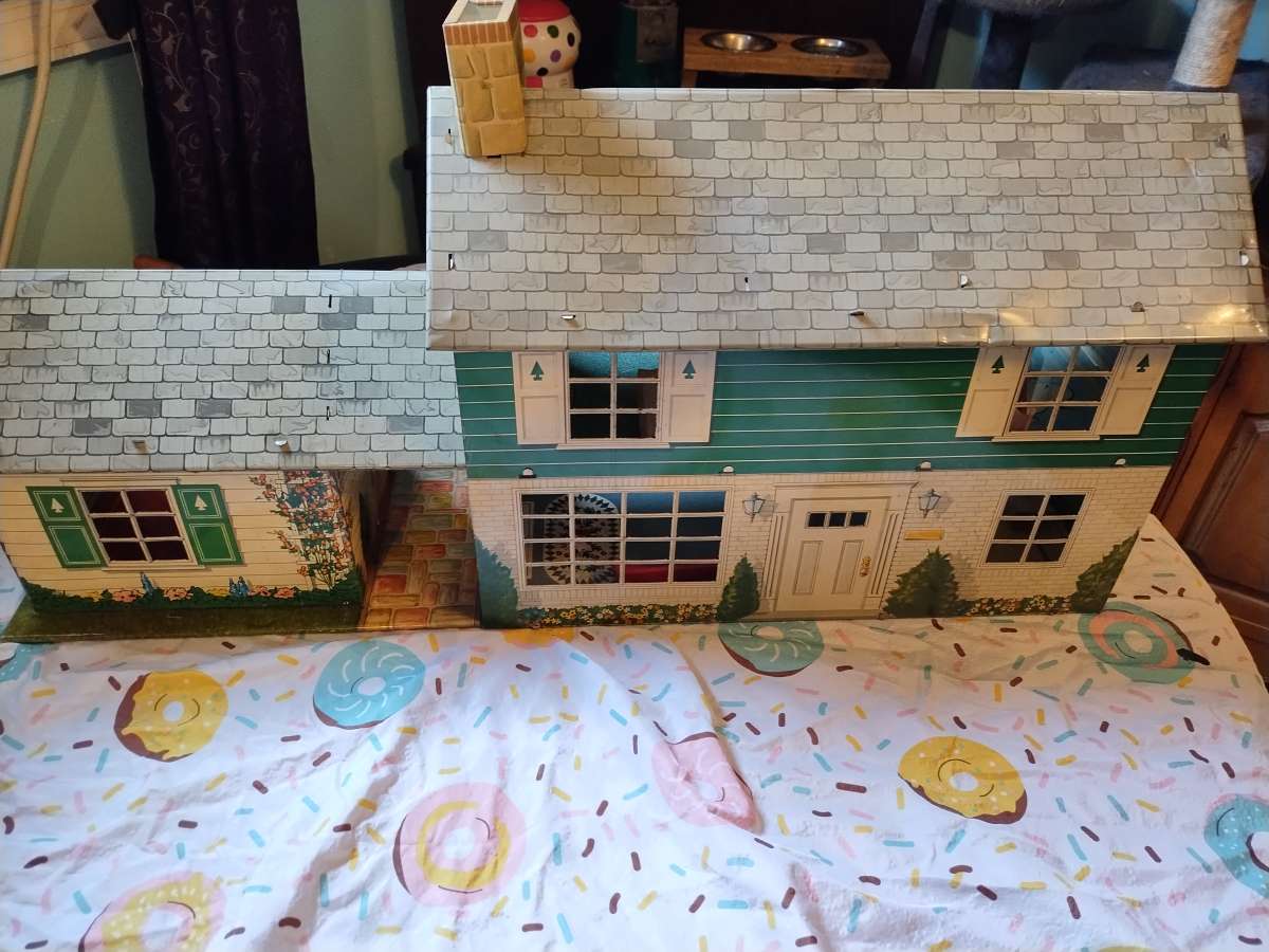 metal antique dollhouse