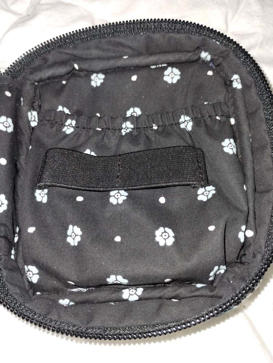 Vera Bradley makeup carrying case