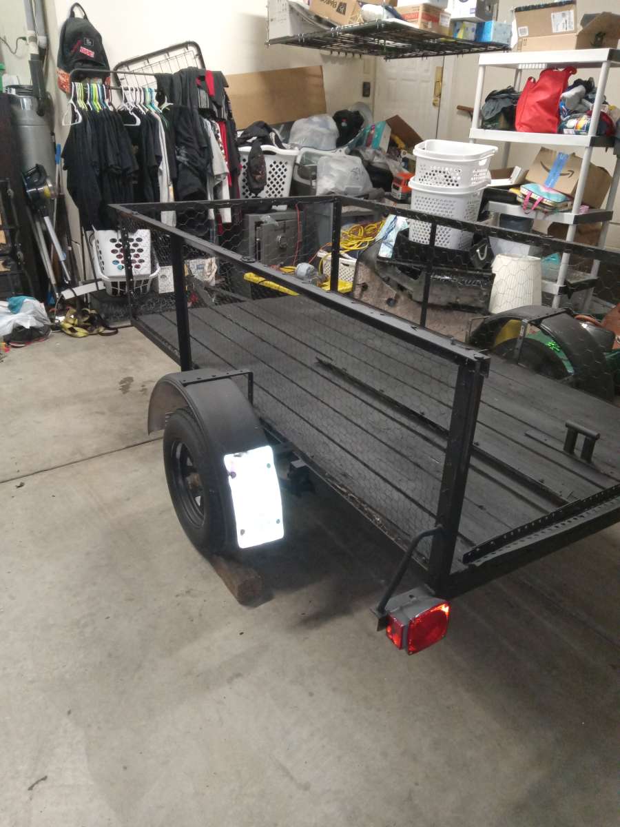 trailer 8 and half feet by 4 and half feet